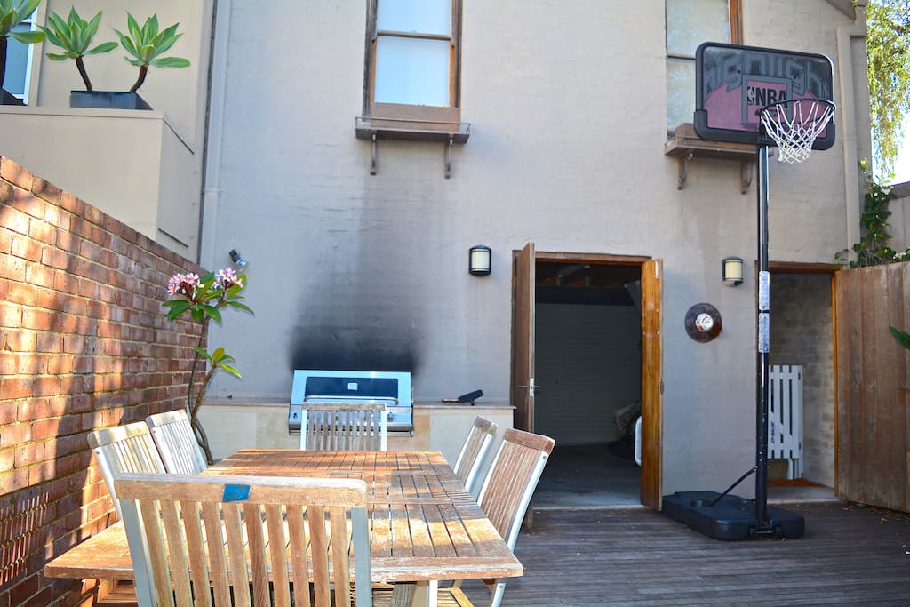 Outdoor Living - piped gas bbq