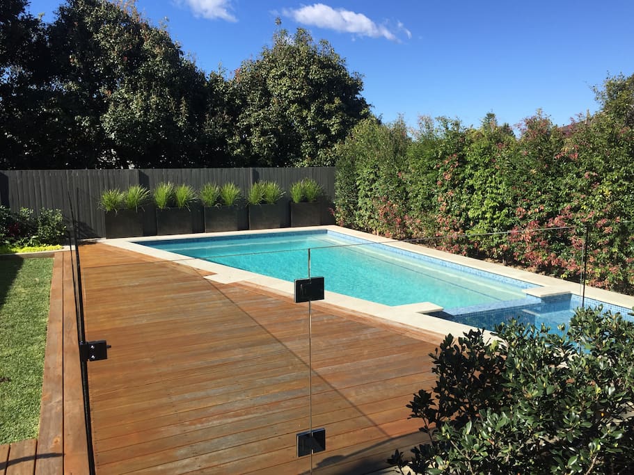 Back garden with pool/spa