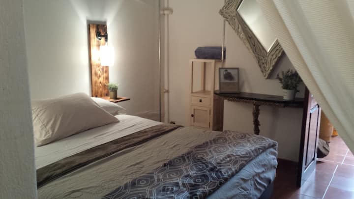 "San Giovanni" Queen size bedroom.