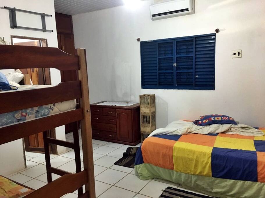 Suite principal. Cama casal + beliche