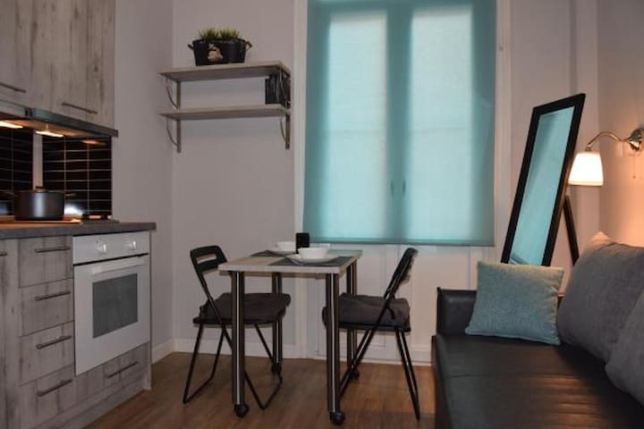 Megaron 11 gallery image 4
