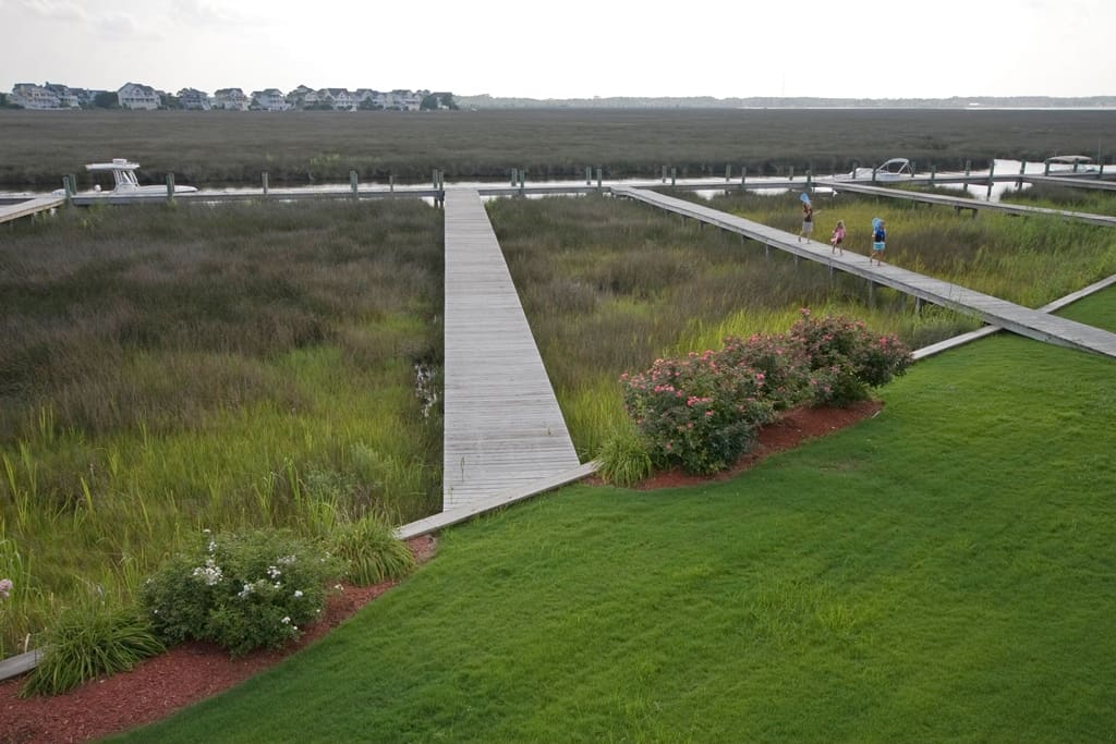 BP85: Ballast Point Villa 85 | Walkway to Docks