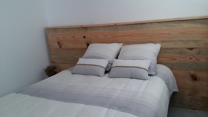 Ground floor bedroom bed 140