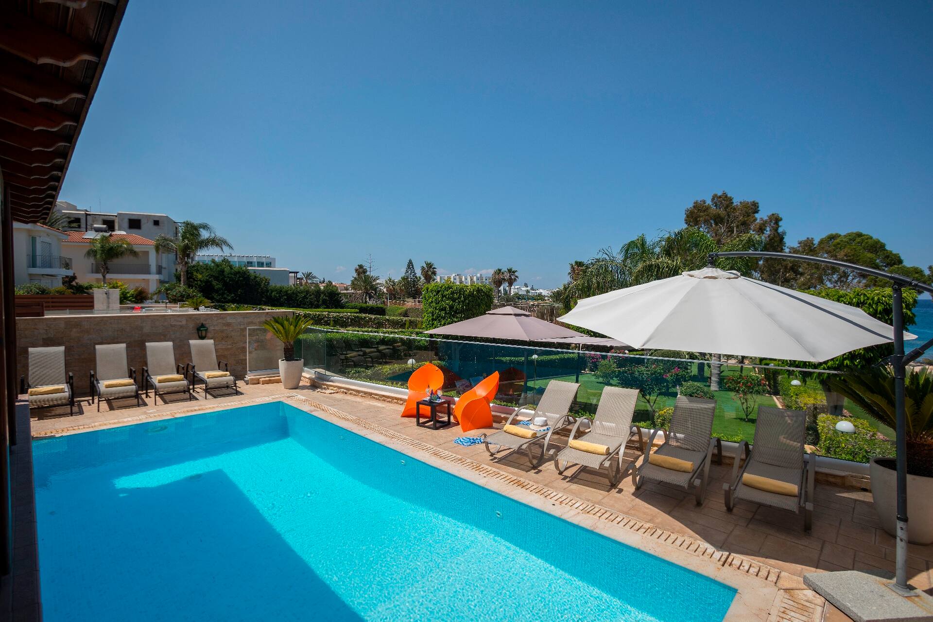 4 Bedroom Seafront Villa In the Heart of Protaras — photo 3