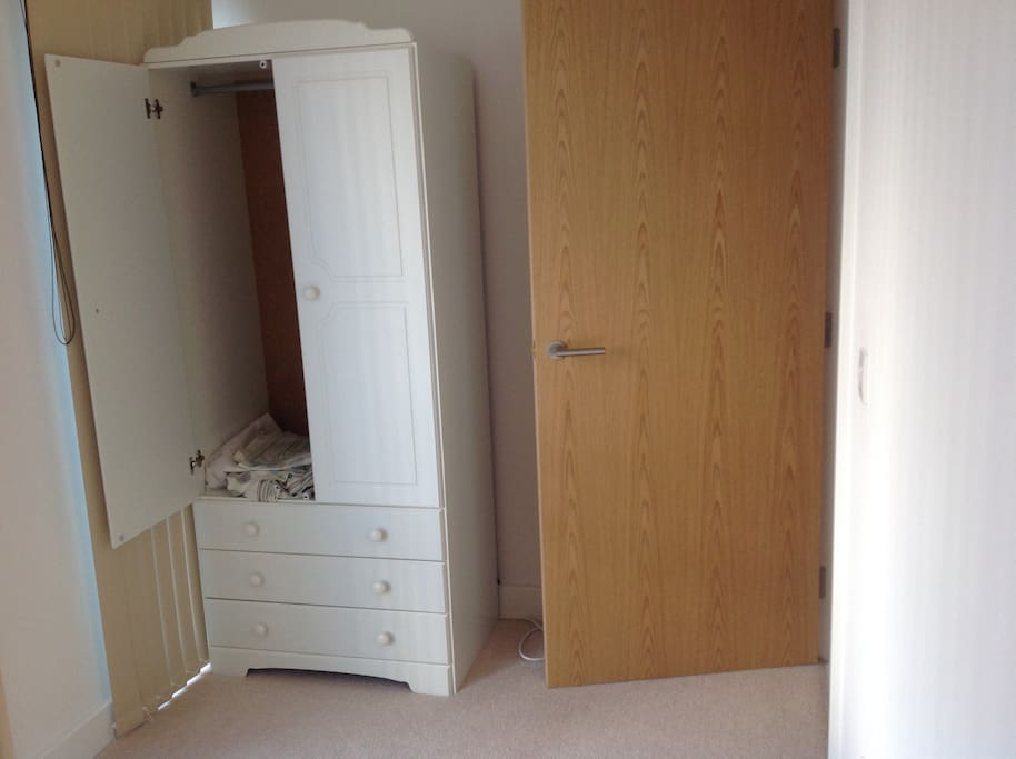 3.7x1.9m room with wardrobe, drawers and tv.