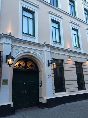 IN THE HEART of Citi Center, 3 Rooms Apartment gallery image 4