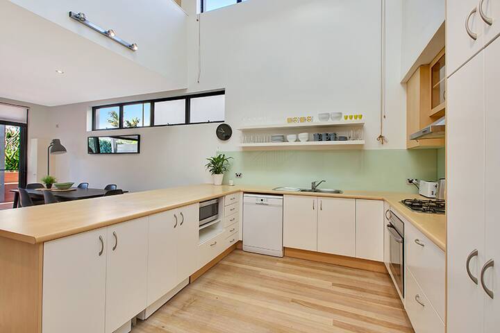 Clovelly/Bronte Shoreside gallery image 5