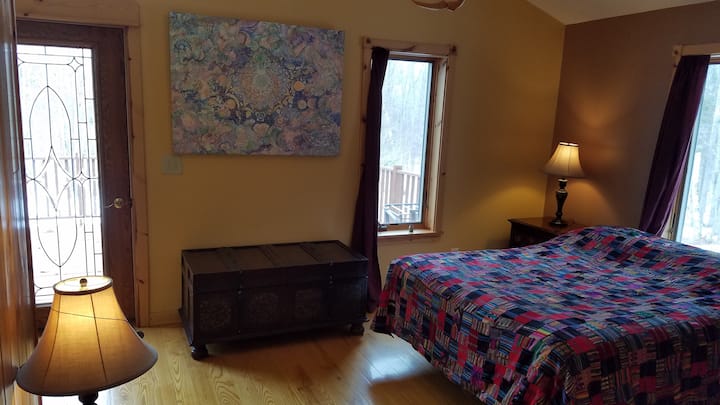 Მაღლა მდგომი ოსტატი ცალკე ტერასით