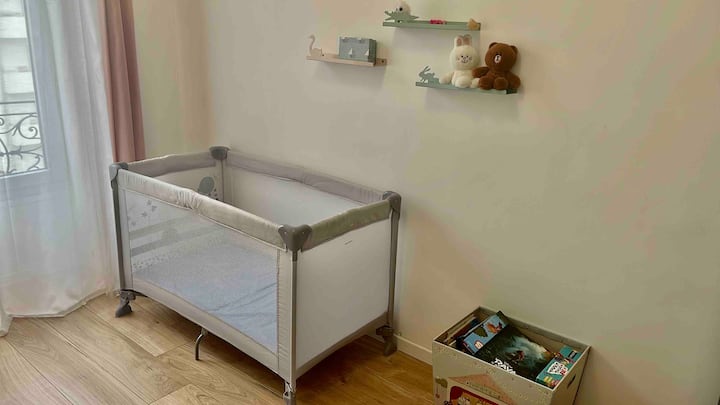 เตียงเด็กอ่อนสำหรับเดินทาง 