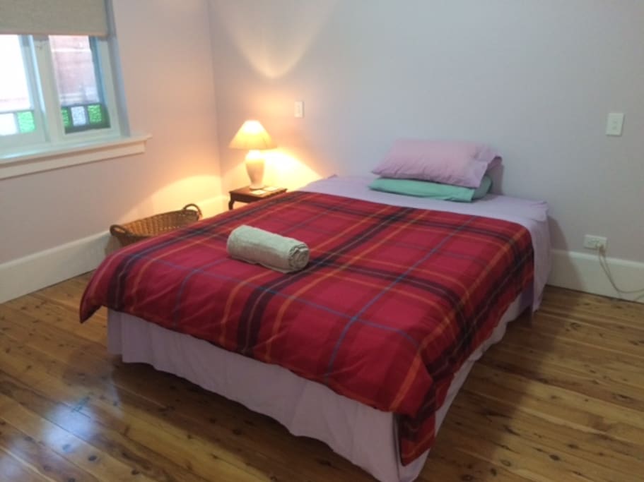 Bedroom 2 - queen bed