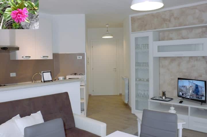 всекидневна с разтегателен диван - 
всекидневна с разтегателен диван