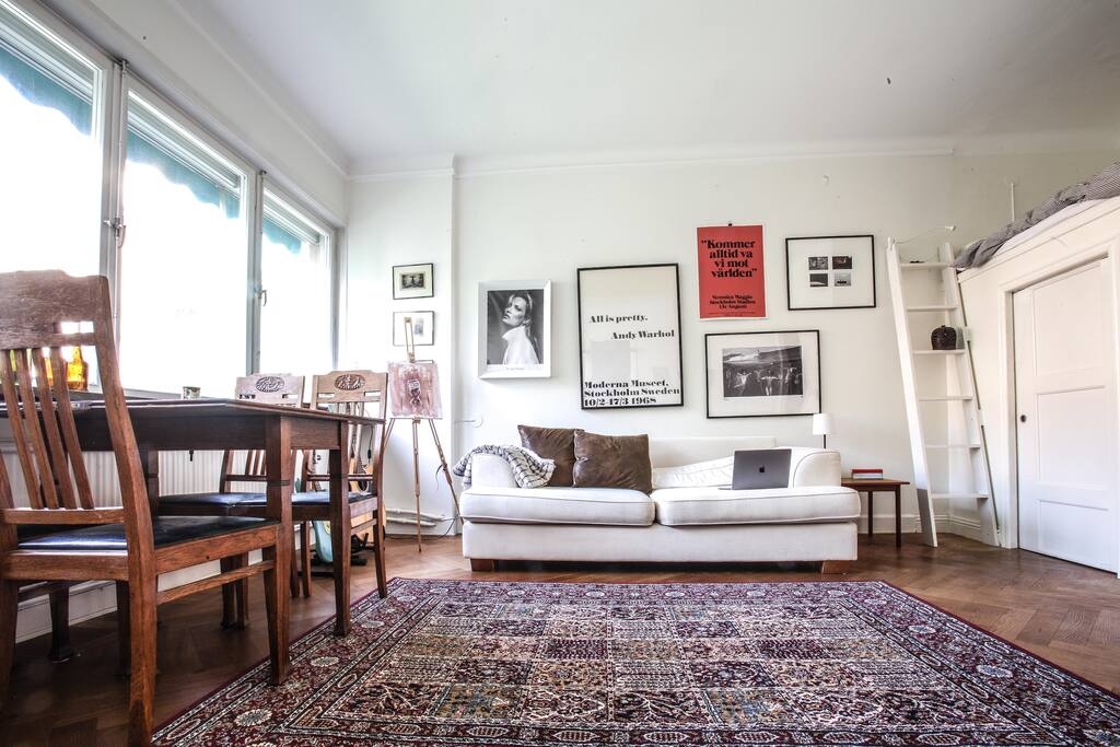 Livingroom and dining table