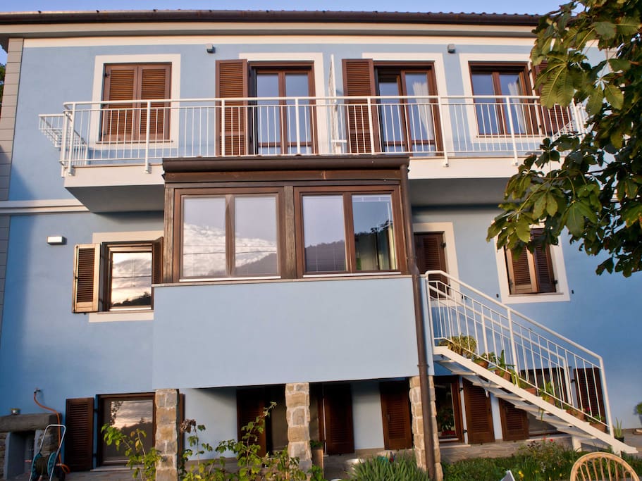 Facciata e ingresso