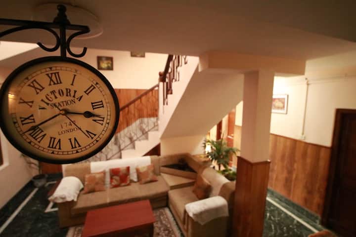 The Shire Cosy Room With Breakfast (101) - ガントク