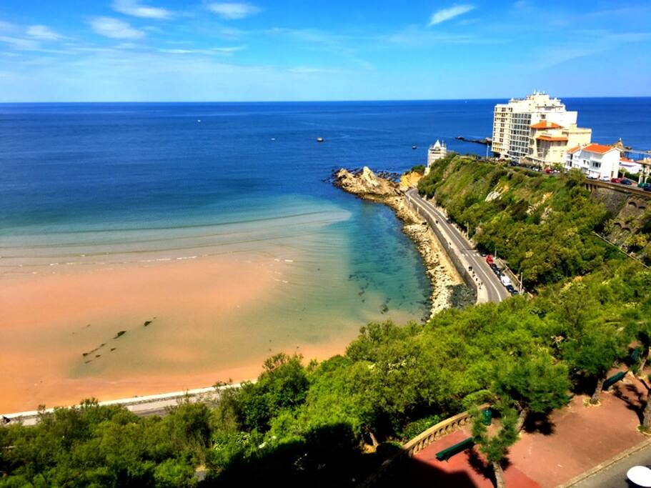 Vue depuis le grand balcon sur la Côte des Basques- Villa Beltza