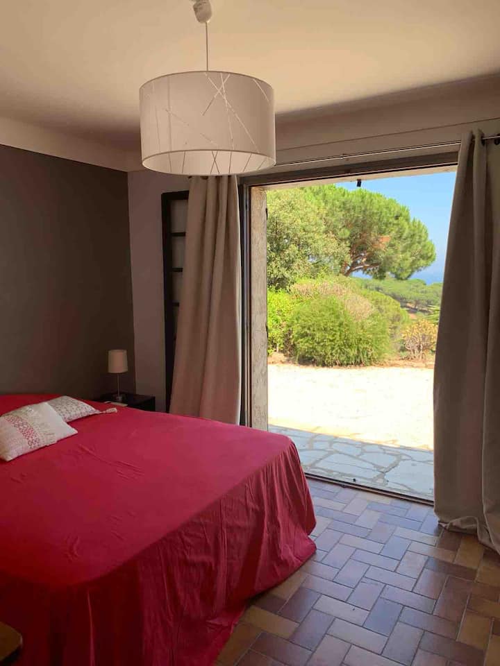 Habitación inferior con cama de 160x200
Dormitorio en planta baja, cama de 160x200