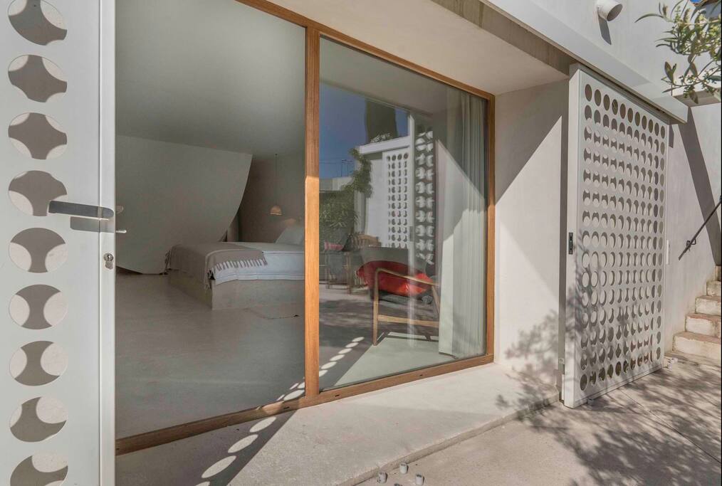 Entrée chambre, côté piscine