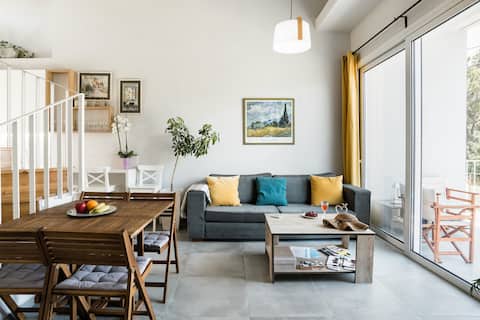 Popular Airbnb listing: Stroll to Many Beaches Near a Modern High-Tech House in Δήμος Αγίου Νικολάου