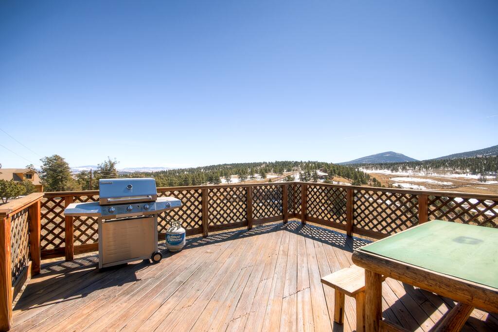 Spend your downtime relaxing and watching wildlife on the porch.