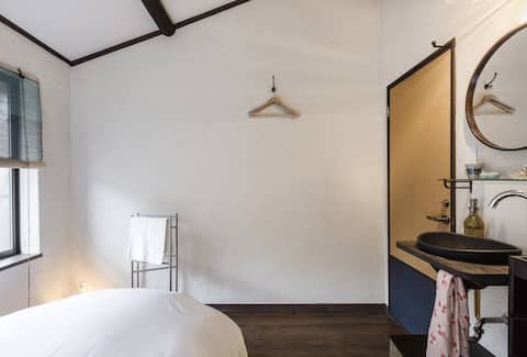 Expo Hostel Nishi Room2, 500yen bike for your stay