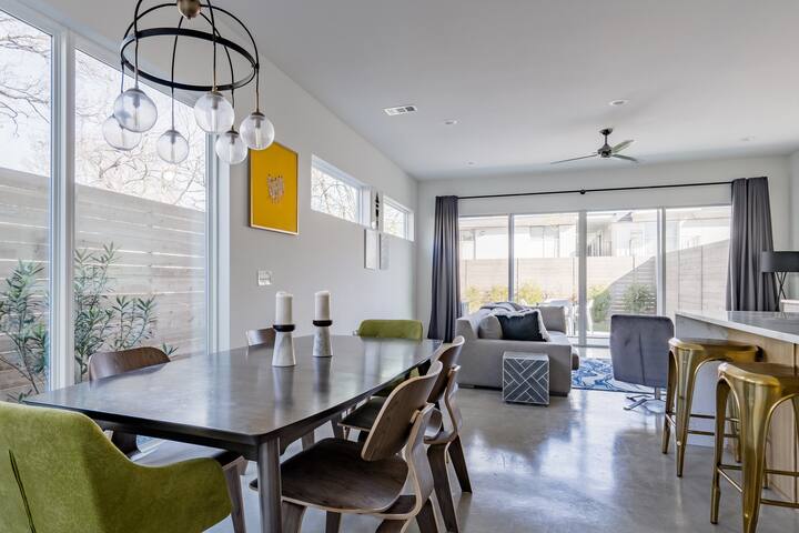 6BR/6BATH Double brand NEW Modern townhomes gallery image 4