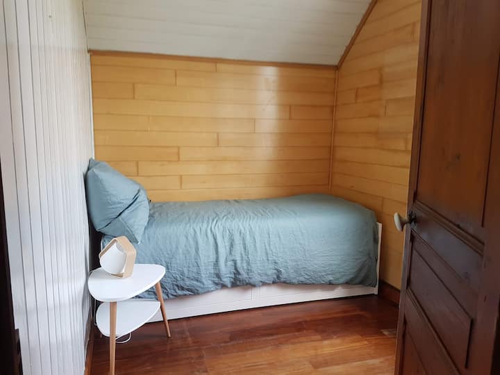 卧室子母床
（ 1或2个座位，并排）