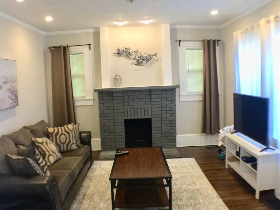 Living Room. High Ceiling. Original Hardwood Floor from 1926. Refinished.