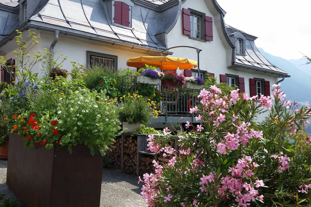 Casa Porclas im Sommer