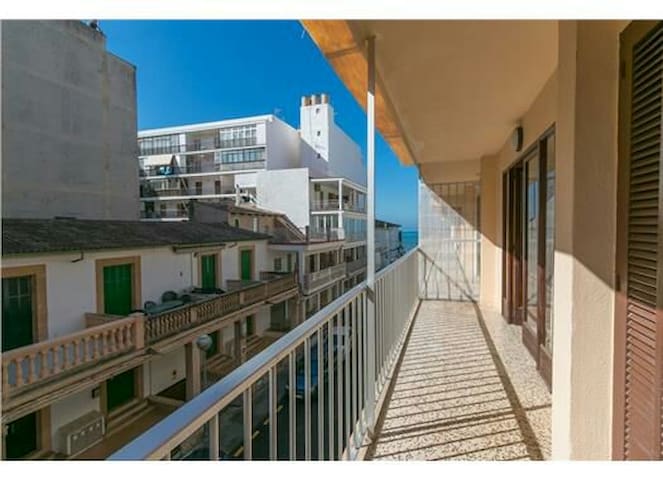 Room at 100 meters from the sea.