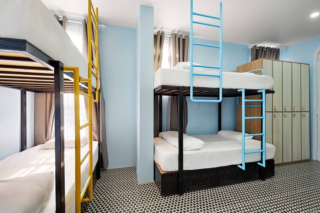 SHARED ROOM
