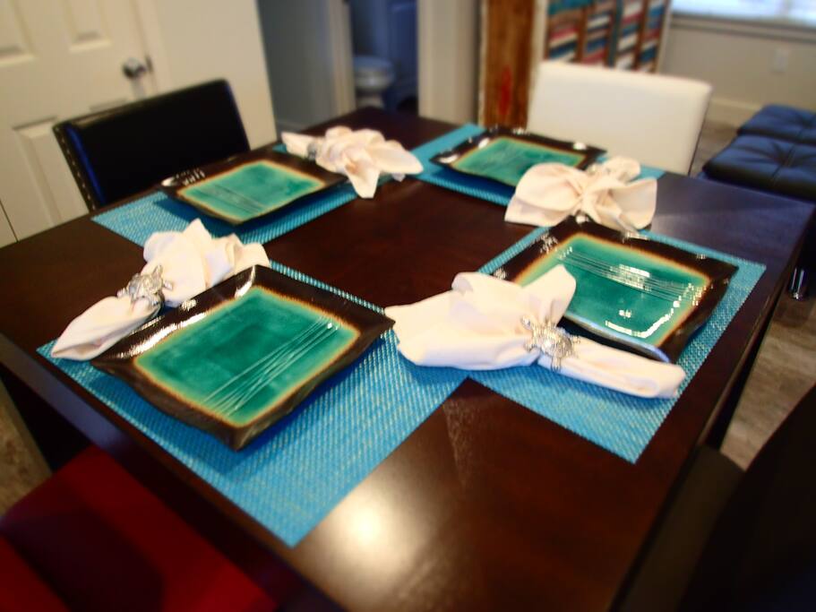 New dishes for 8 and cook wear