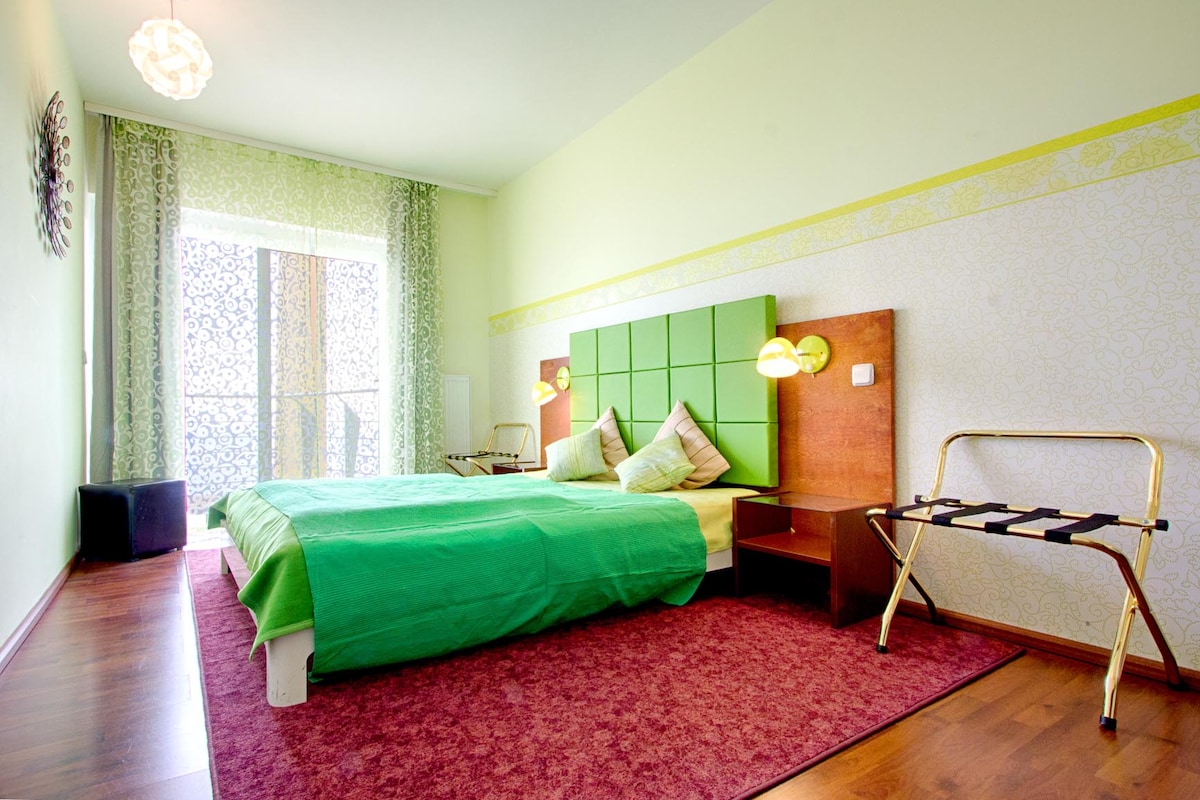 Bedroom 2 with balcony