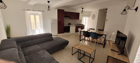 Unusual apartment with free parking nearby