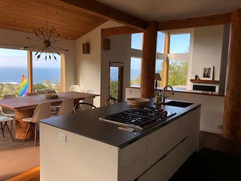 Stunning Modern Sea Ranch Stay
