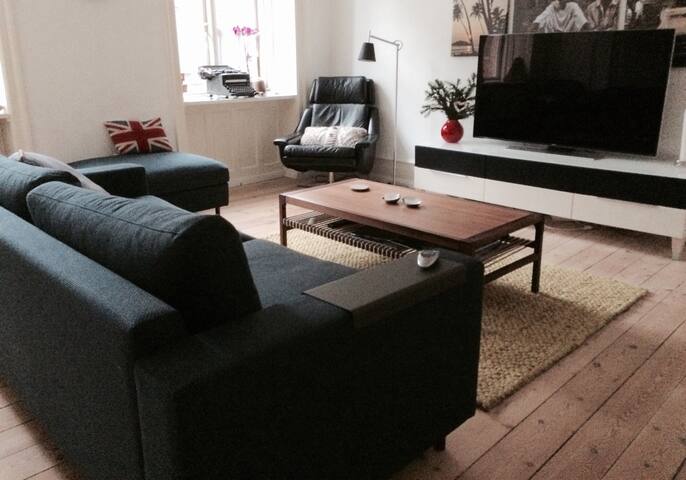 Danish Design | Unbeatable Location gallery image 5