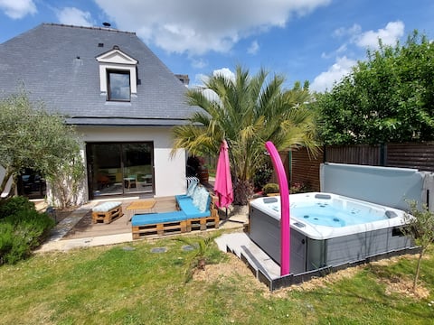 Warm house with Jacuzzi (5 min Rennes)