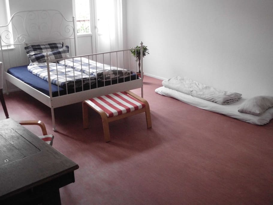 the bed and japanese style futon