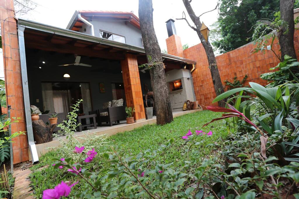 patio privado con estar comedor y parrilla