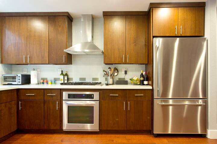 Stylish & Contemporary gallery image 5