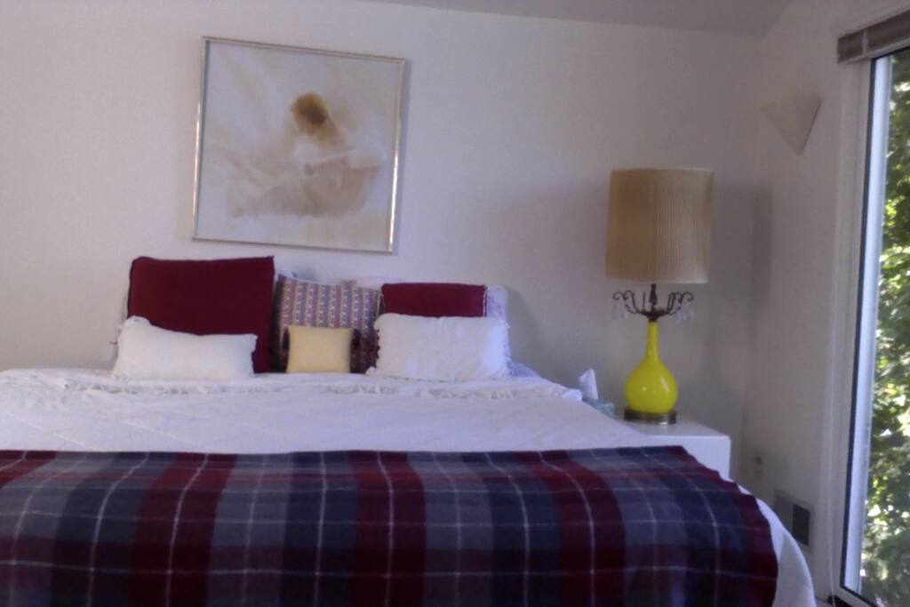 King size bed