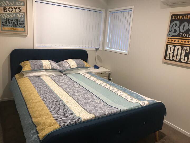 标准双人床1号房