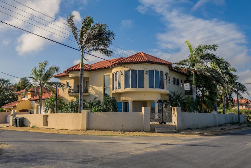 Dream House Aruba Houses for Rent in Noord, Aruba
