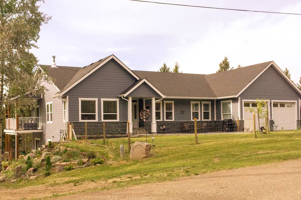 Acer Lodge in the summer