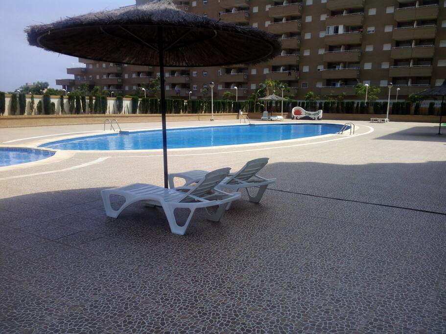 PISCINA