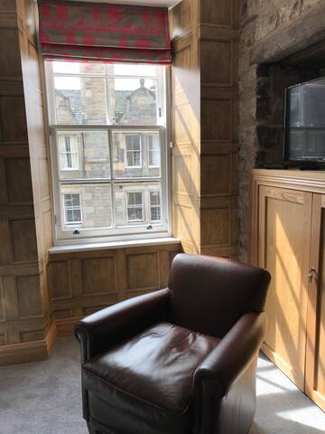 Top of the Mile by Castle 2 bedroom 2 bathroom gallery image 3