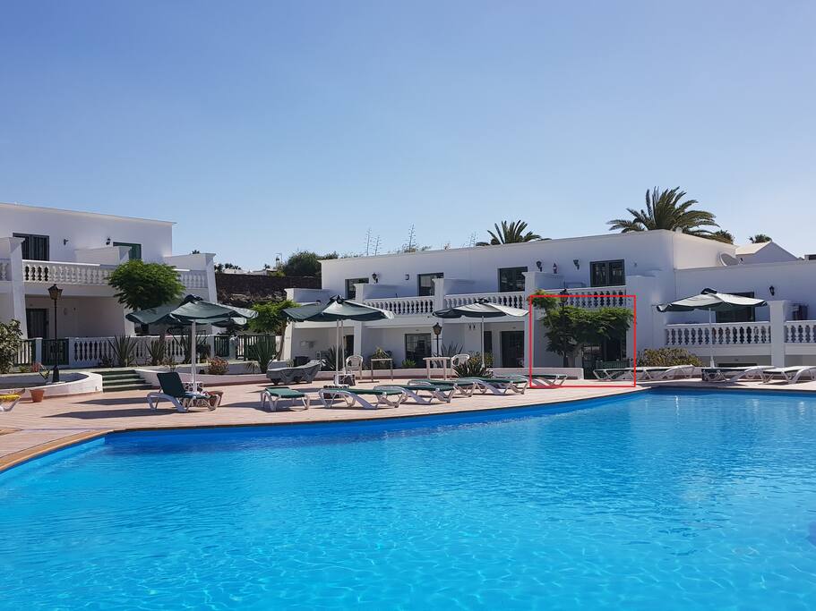 vista del apartamento desde la piscina