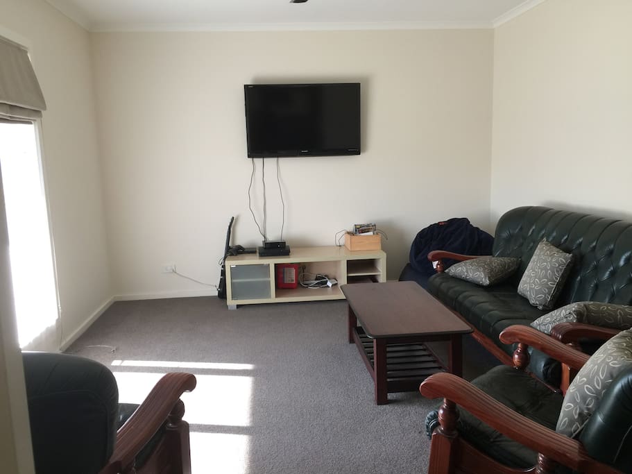 Your own private lounge room, Ducted heating/cooling