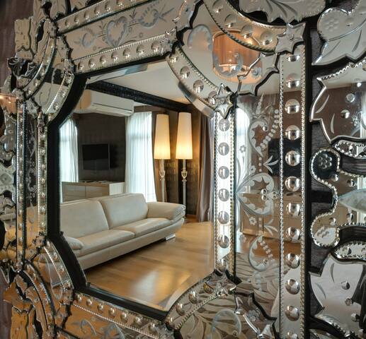 LeavingRoom | Amazing Penthouse two bedroom suite