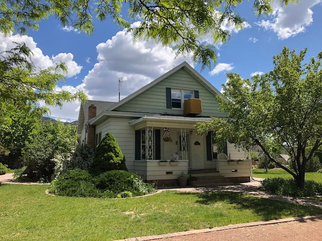 Airbnb Parowan Vacation Rentals Places To Stay Utah United