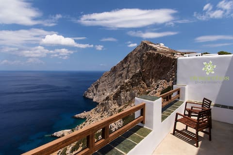 Alosanthos Private Residence